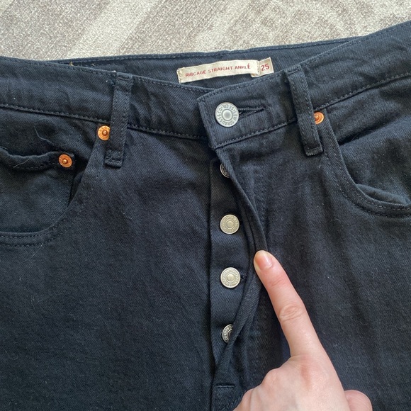 Levi’s Premium Ribcage Straight Ankle Denim in Black Sprout - Picture 7 of 16